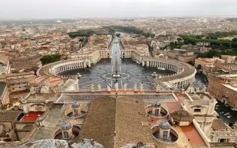 Vaticano condena a cardenal a prisi�n por fraude