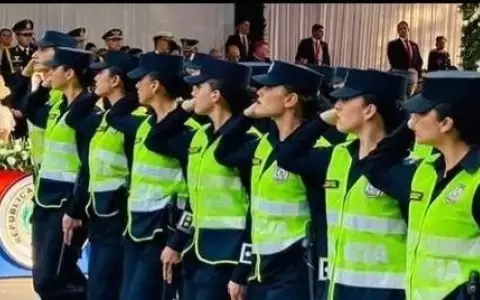 Premio por buena gesti�n: empresas en busca de uniformados solidarios