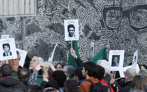Chile aumenta penas a militares por "Caravana de la muerte"