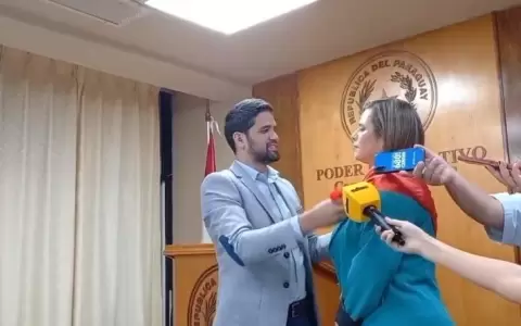 Legisladores se burlan de c�mo conseguir �la primera chamba�