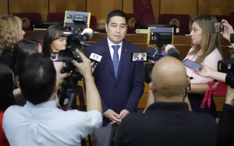 Involucrados en tr�fico de armas: senador dice que es bien sabido que Congreso es un "aguantadero"