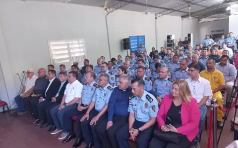 Caacup�: polic�as brindan seguridad a peregrinos