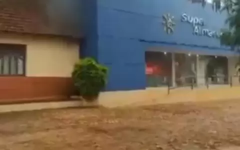 Siniestro afect� locales comerciales en Independencia