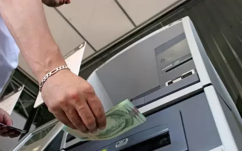 Regalo de Navidad de bancos: pagar�n m�s por ahorros y cobrar�n menos por pr�stamos
