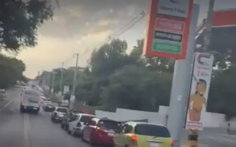 Largas filas se registran para la carga de �ande Gas gratis en Villa Elisa