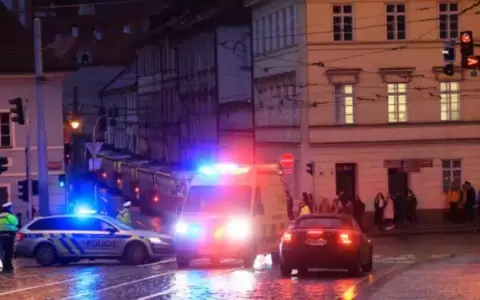 Al menos 11 muertos y 24 heridos tras tiroteo en la Universidad Carolina de Praga