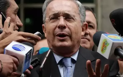 Niegan amparo que ped�a acusar a �lvaro Uribe por soborno