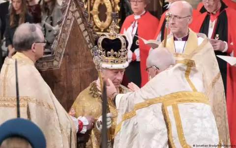 Hecho destacado del 2023: Carlos III fue coronado monarca del Reino Unido