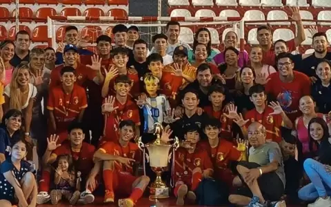 Fernando de la Mora es campe�n invicto del Nacional C13