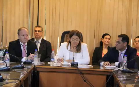 Ley de Superintendencia: inici� reuni�n de la Comisi�n y ministro reitera que no se tocar�n fondos