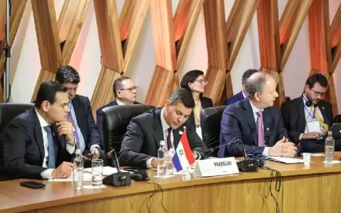 Mercosur cierra tratado comercial con Singapur y acuerdo sobre servicio
