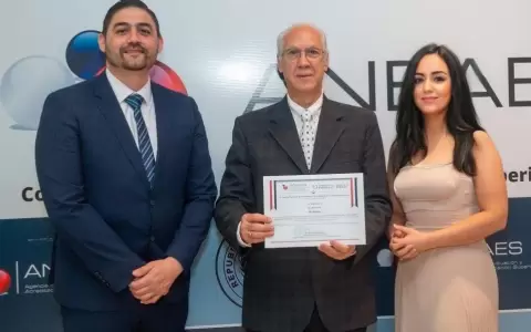 Carrera de Medicina acreditada por Aneaes