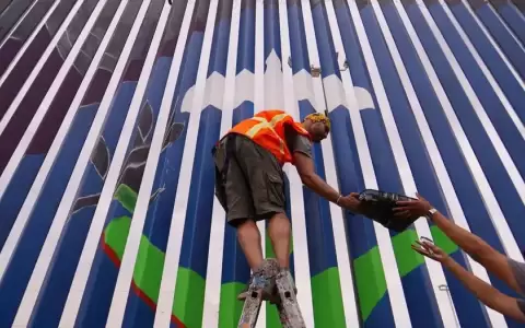 M�xico: con arte urbano piden frenar violencia a migrantes
