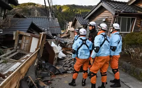 Lluvias dificultan rescates tras terremoto en Jap�n