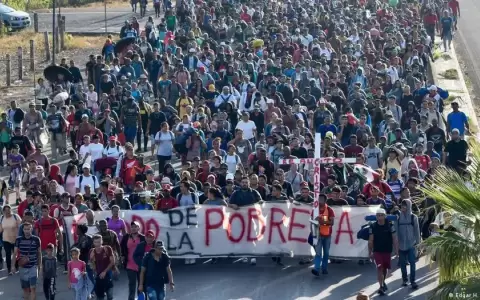 Se desintegra caravana de miles de migrantes en M�xico