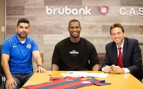 As� presentaron en sus nuevos equipos a Roma�a y Z�rate