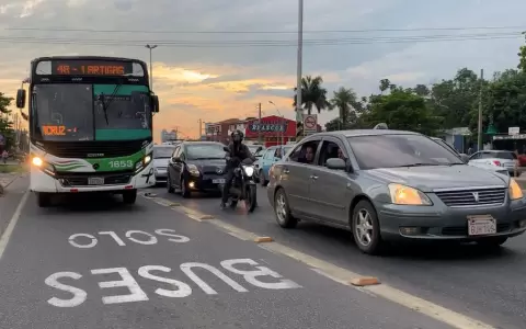 Conductores que no respeten carril �nico de buses pagar�n m�s de G. 2 millones