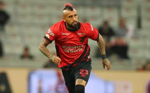 Medios chilenos vinculan a Arturo Vidal con Olimpia