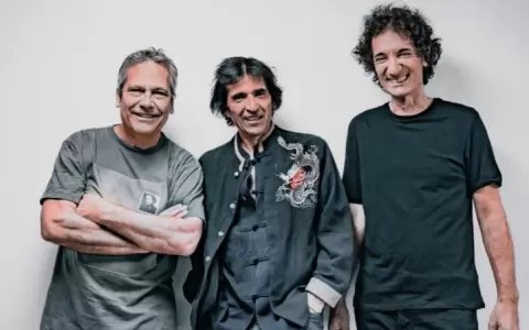 Enanitos Verdes y Os Paralamas do Sucesso en Flashback Fest, San Bernardino