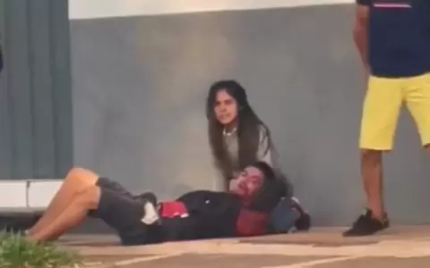 Una mujer y un hombre protagonizan gresca en plena calle en Pedro Juan Caballero