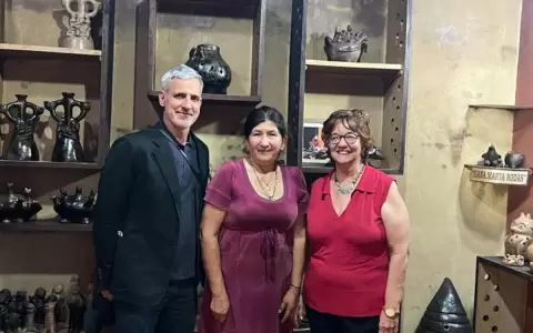 Bienal de Venecia 2024: Julia Is�drez y Juana Marta Rodas en la exposici�n internacional central