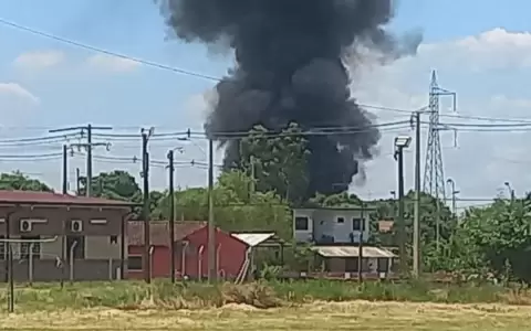 Devastador incendio consume hogar en San Lorenzo y desata sospechas de origen intencional