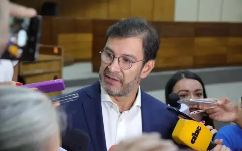 Ovelar dice que direcciones y jefaturas con altos salarios, son herencias y habla de retiro "incentivado"