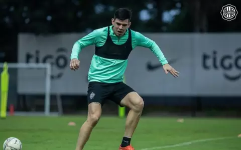 Olimpia rechaz� una oferta de V�lez Sarsfield por Junior Barreto