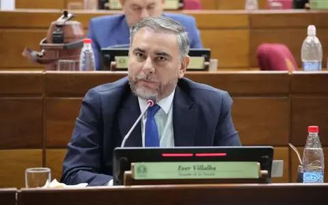 Nueva Mesa Directiva deber�a ser "multicolor, m�s opositora", dice senador