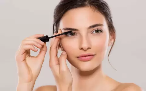 �Por qu� a la generaci�n Z le obsesiona el maquillaje elaborado por todo el rostro?