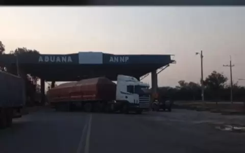 Contin�a el drama de los camioneros con matr�cula paraguaya varados en Bolivia