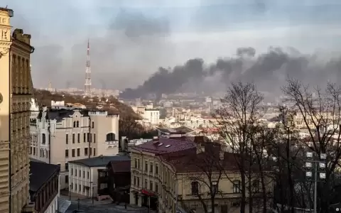 La capital de Ucrania amanece con explosiones masivas