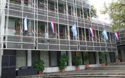 Se movilizar�n frente a la embajada argentina en solidaridad con el paro de trabajadores