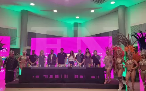 Brillo, color y belleza en la presentaci�n del Carnaval Encarnaceno 2024