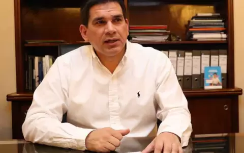 Ministro dice que todos los partidos recurren a la pr�ctica del nepotismo