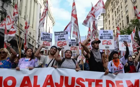 Milei enfrenta primera huelga general en Argentina
