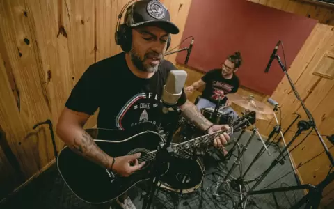 "Morir de pie", nuevo sencillo de La vieja coqueta, ya en plataformas