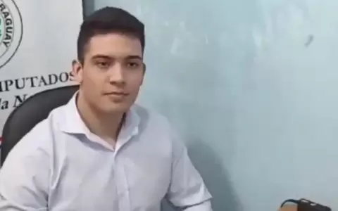 El�as Godoy: "Mis padres me recomendaron renunciar, pero yo voy a seguir con mi trabajo"