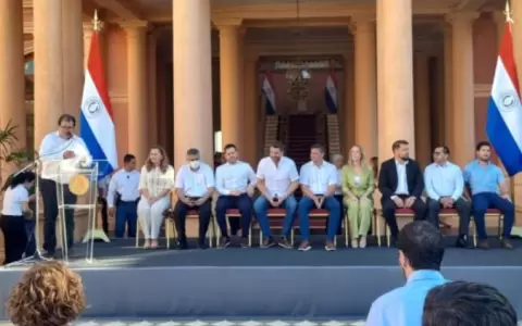 Gobierno oficializa proyecto "Hambre cero en las escuelas", con una mejor administraci�n de recursos