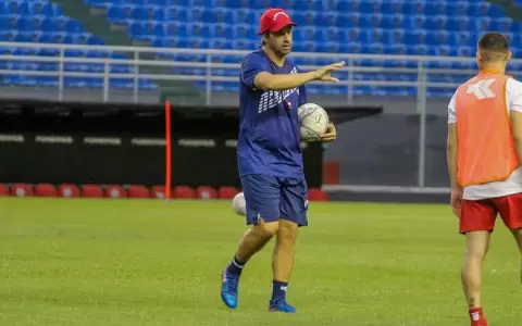 Dirigente de Olimpia reconoce inter�s en Rodrigo L�pez