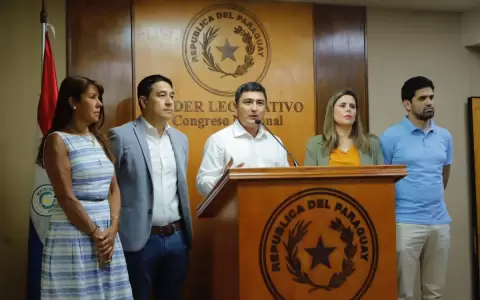 Ante fest�n del dinero p�blico, opositores proponen proyecto que establece carrera del funcionario