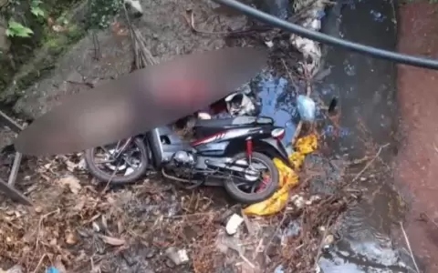Motociclista perdi� la vida tras caer a un arroyo en Capiat�