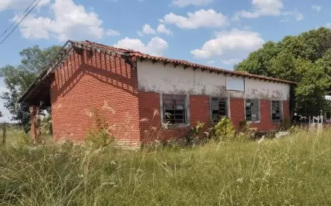Piden soluciones a p�simas condiciones de instituciones educativas a d�as de inicio de clases