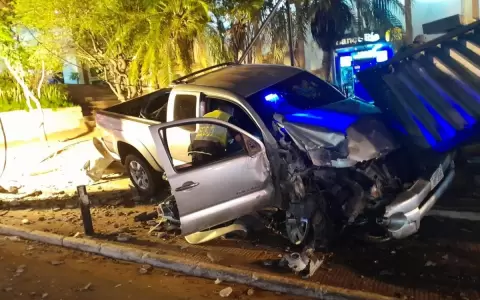 Hombre choc� a mozo y su pareja embarazada, comisario se neg� a tomar la denuncia