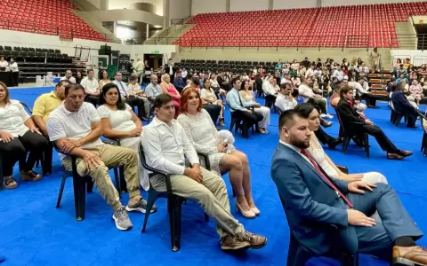 Unas 35 parejas formalizaron su uni�n durante boda comunitaria del Registro Civil