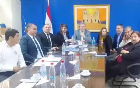 Devolver su banca a Kattya ser� un "pacto con la democracia", sostienen
