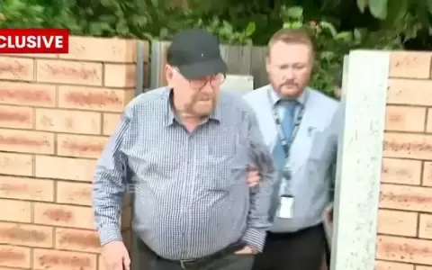 Obispo australiano es acusado por delitos sexuales