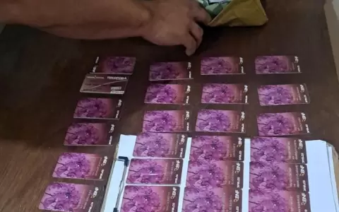 Detienen a un hombre con m�s de 60 tarjetas de d�bito