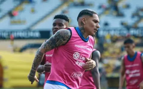 Paolo Guerrero quiere rescindir un contrato que firm� hace d�as