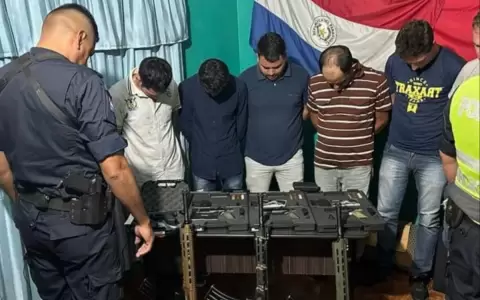 Detienen a seis personas fuertemente armadas que podr�an estar vinculadas al megarrobo en CDE